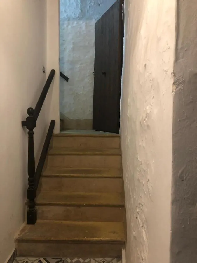 Stadthaus Mitten Im Kuenstlerviertel Von Arta Mit Zwei Wohnungen 0*,